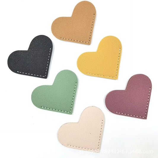 2Pcs PU Bookmark Leather Heart Bookmark Mini-Portable Gift Heart Bookmark Page Folder Corner Protective Cover School Supplies