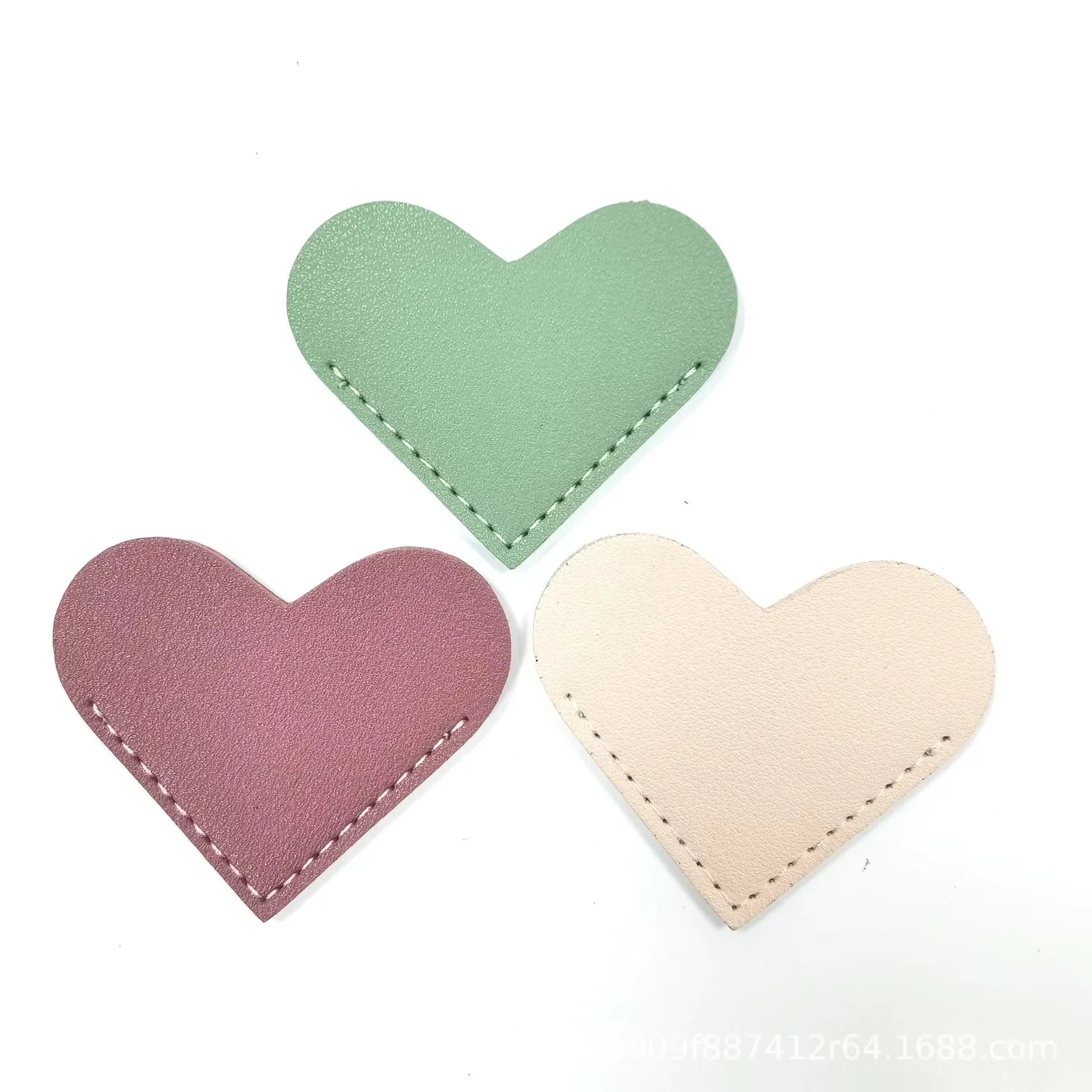 2Pcs PU Bookmark Leather Heart Bookmark Mini-Portable Gift Heart Bookmark Page Folder Corner Protective Cover School Supplies